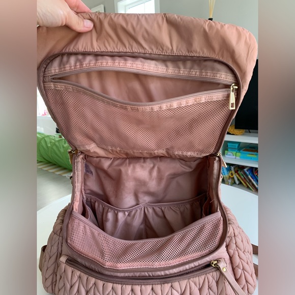 HAPP Levy diaper bag in DUSTY ROSE - Picture 2 of 8